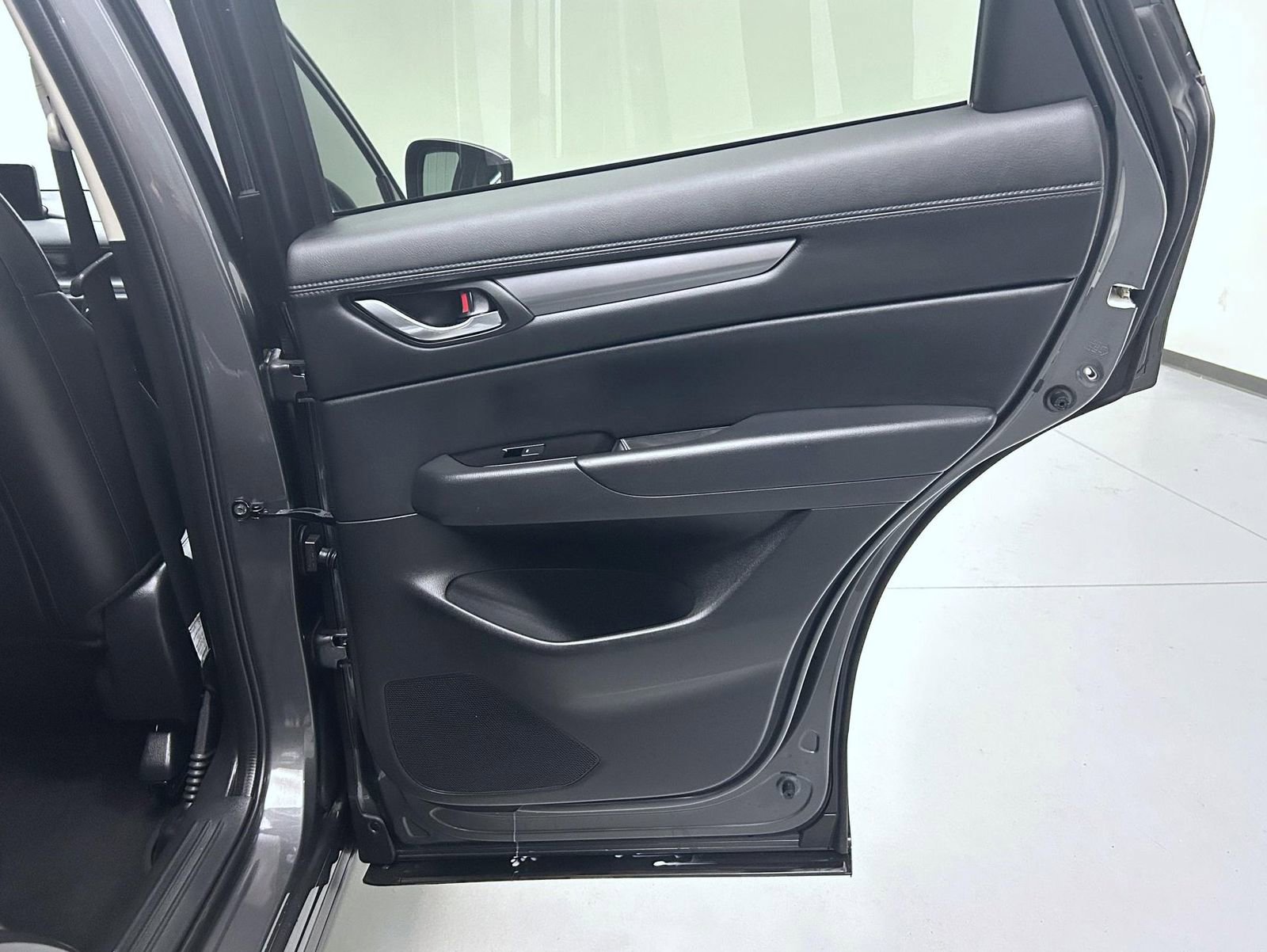 Used 2025 MAZDA CX-5 AWD 2.5 S w/ Preferred Package image 17