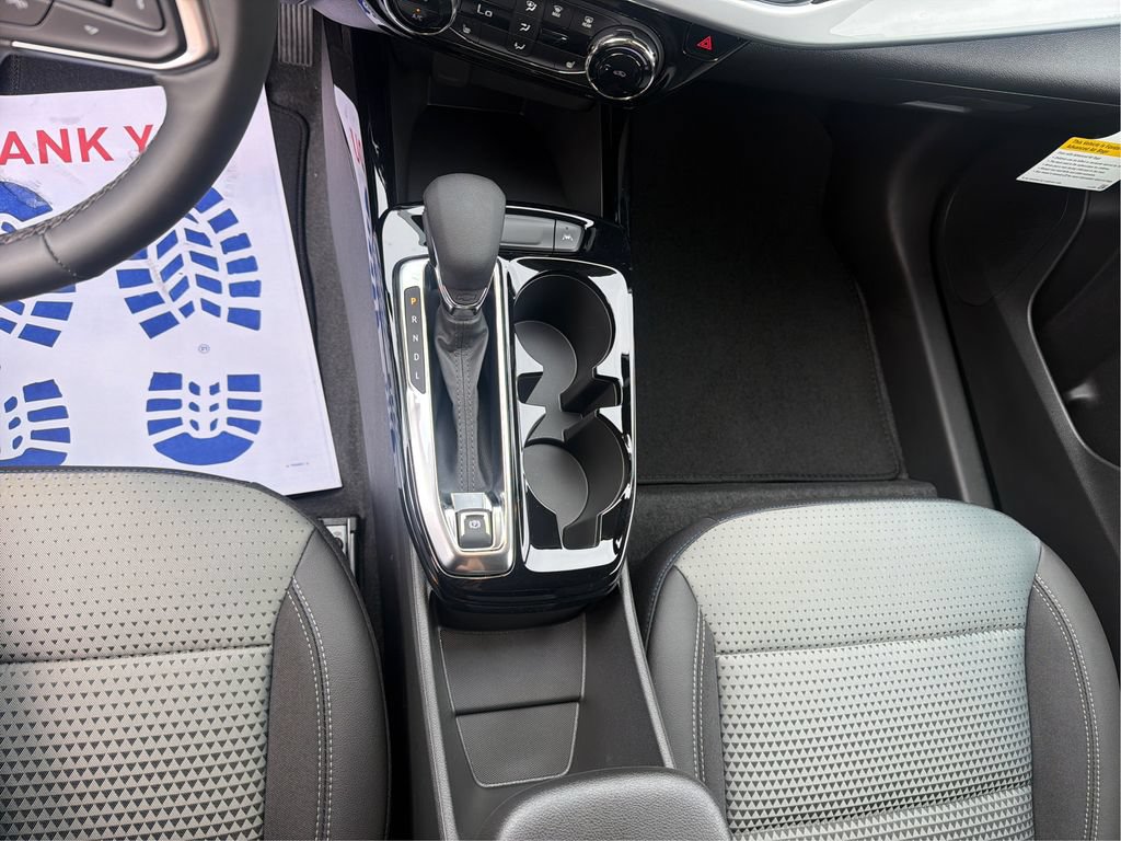 New 2026 Chevrolet Trax LT w/ Midnight Edition FWD image 16