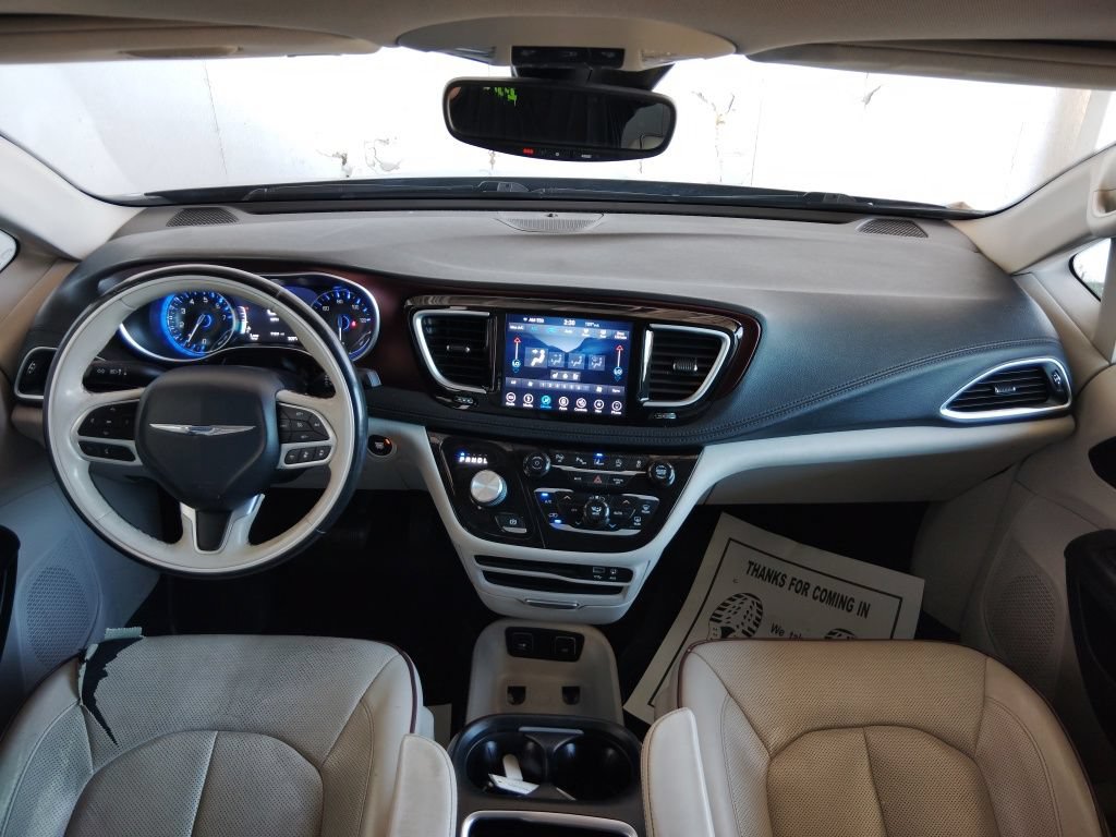 Used 2019 Chrysler Pacifica Limited w/ Advanced Safetytec Group FWD image 28