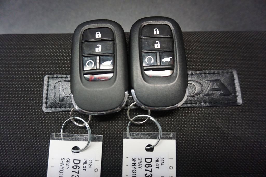 Used 2024 Honda Pilot Elite image 23