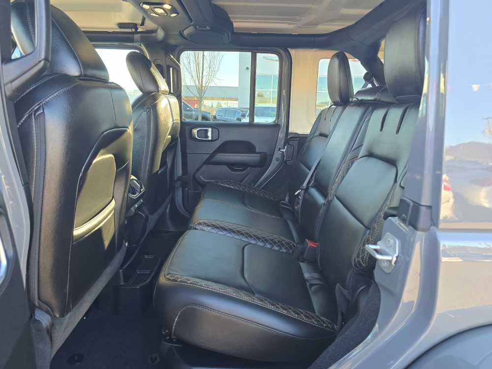 Used 2022 Jeep Wrangler Unlimited Sahara image 16