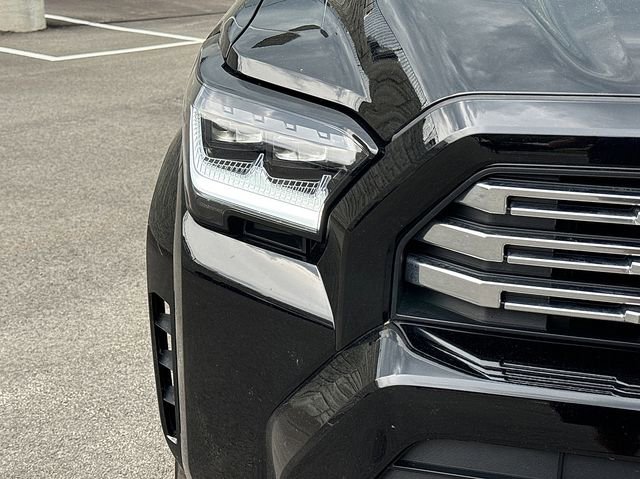 Used 2025 Toyota 4Runner Limited AWD/4WD image 9