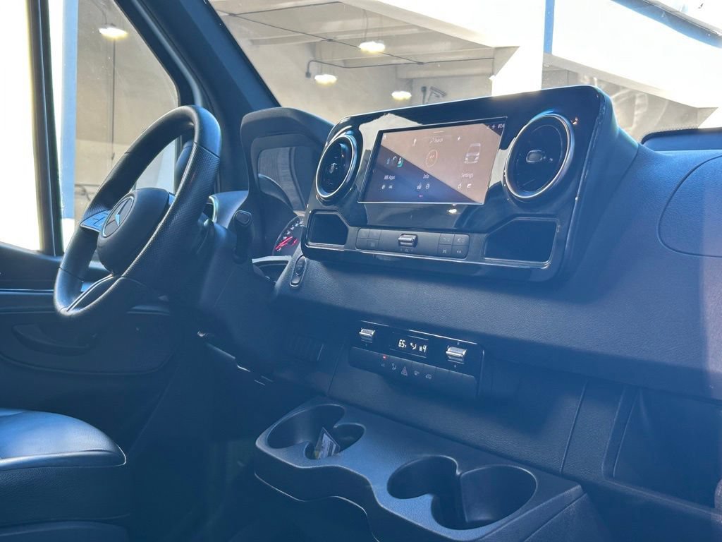 Used 2025 Mercedes-Benz Sprinter 2500 image 26