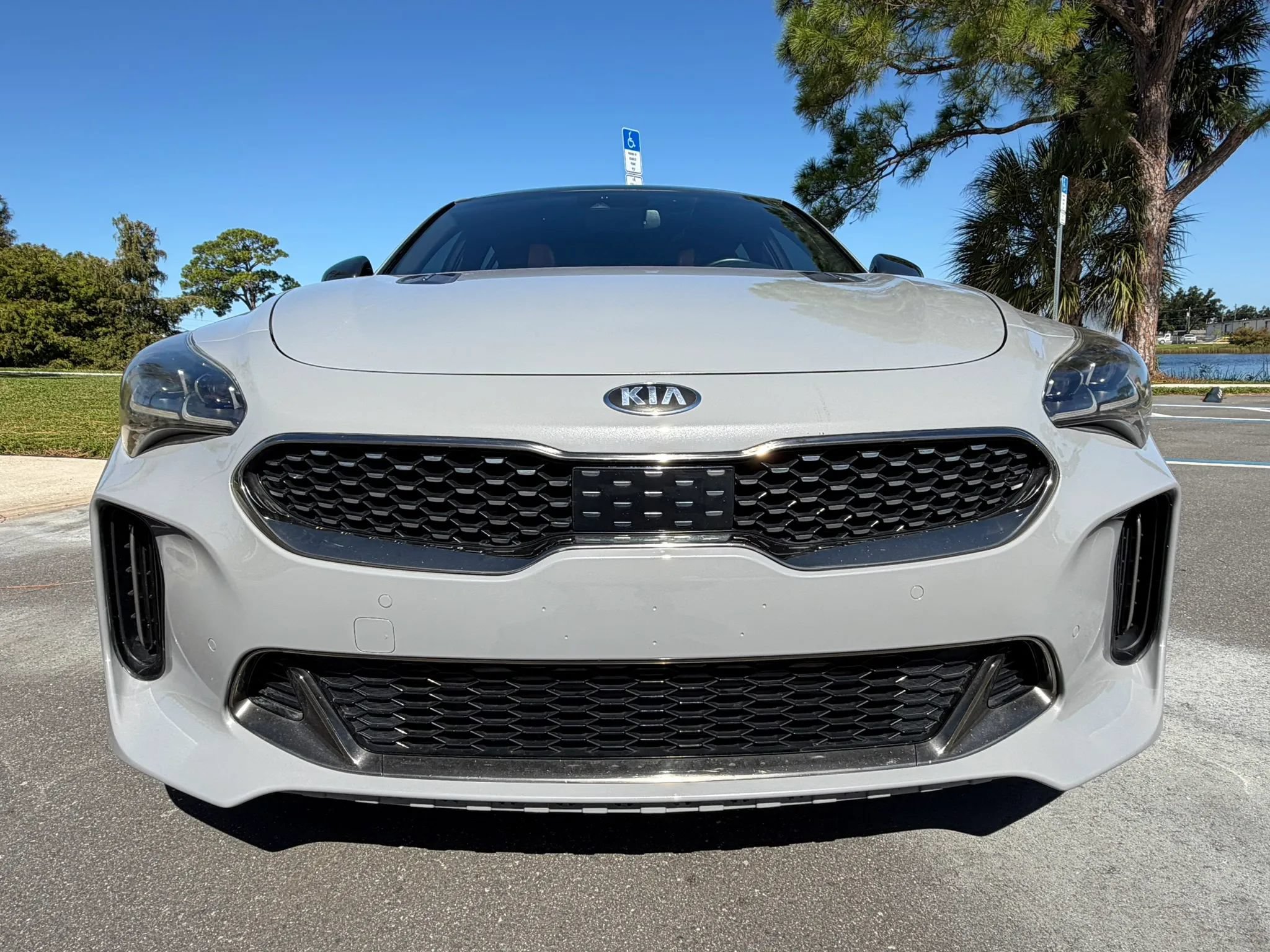 Used 2019 Kia Stinger GT1 RWD image 2