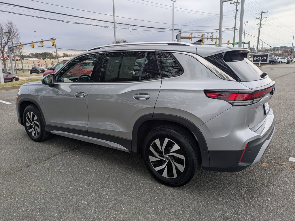 Certified 2025 Volkswagen Tiguan S image 6