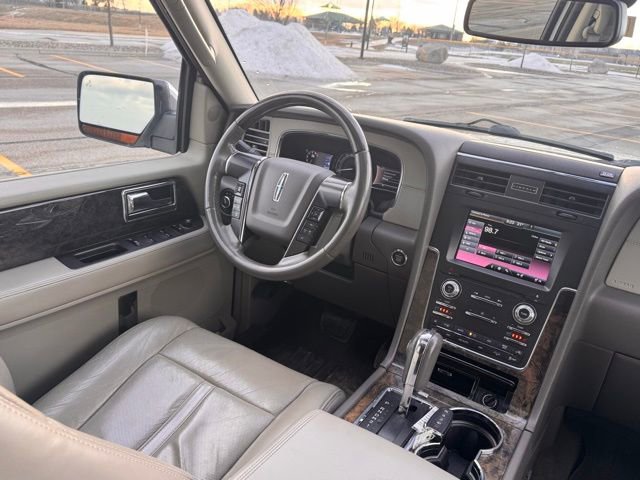 Used 2015 Lincoln Navigator L 4WD image 13