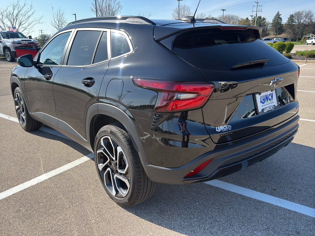 Used 2025 Chevrolet Trax RS w/ Sunroof Package image 3