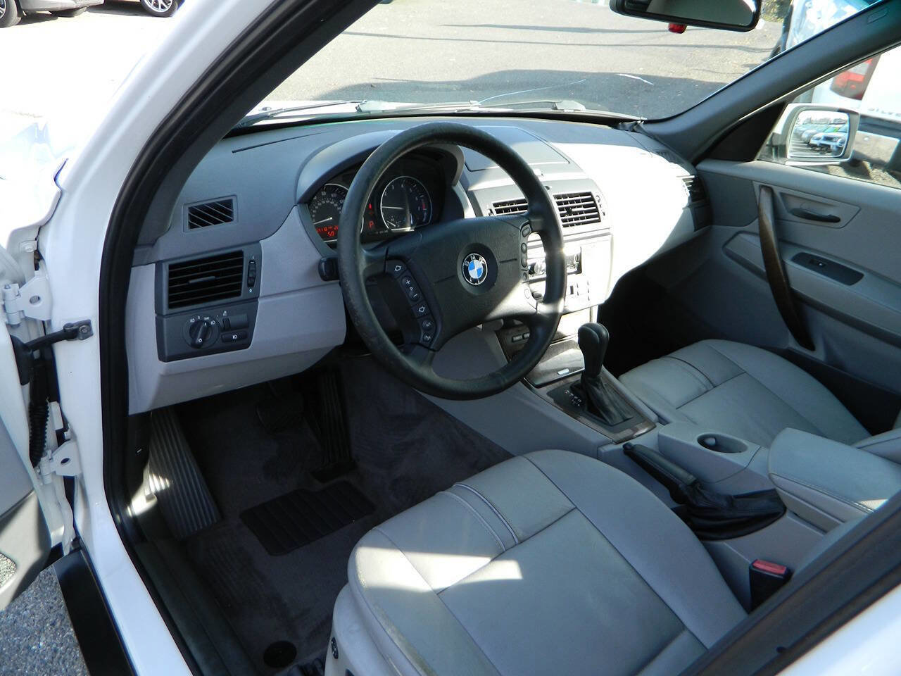 Used 2004 BMW X3 3.0i image 11