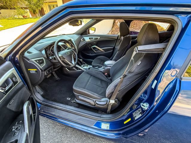 Used 2017 Hyundai Veloster Value Edition FWD image 5