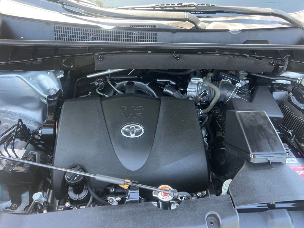 Used 2019 Toyota Highlander Limited FWD image 31