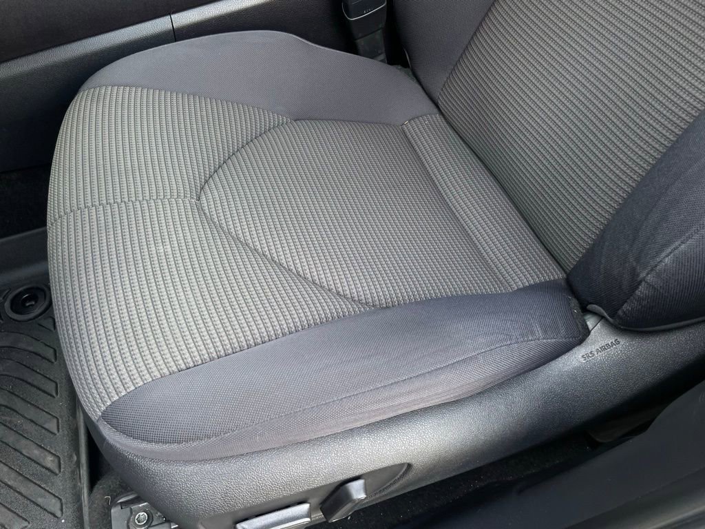 Used 2023 Toyota Highlander LE image 24