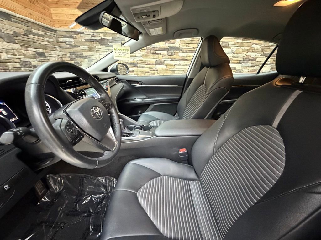 Used 2020 Toyota Camry SE image 11