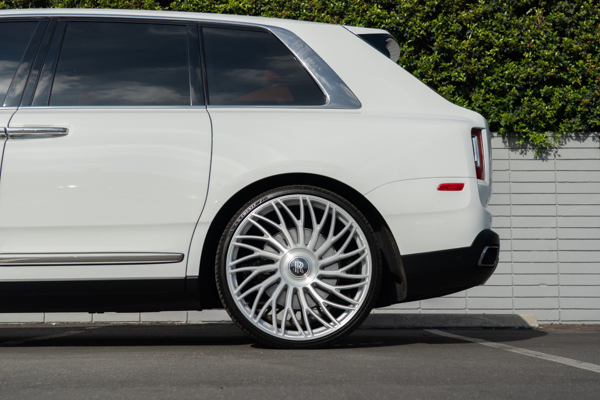 Used 2022 Rolls-Royce Cullinan image 24