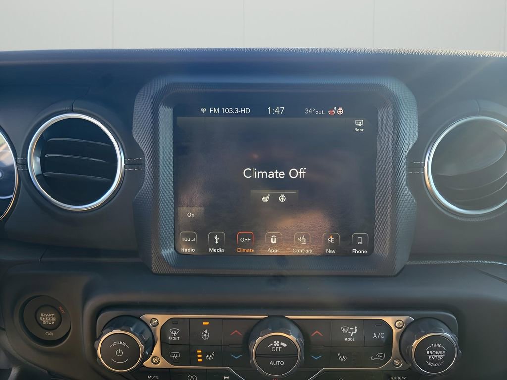 Used 2019 Jeep Wrangler Unlimited Sahara image 17