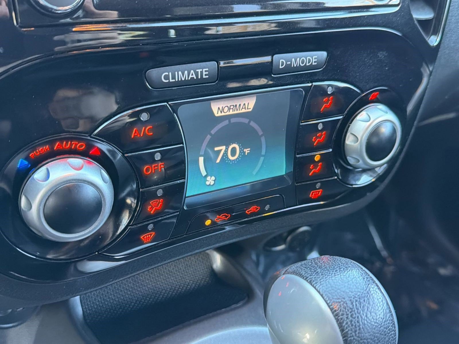 Used 2017 Nissan Juke SL image 18