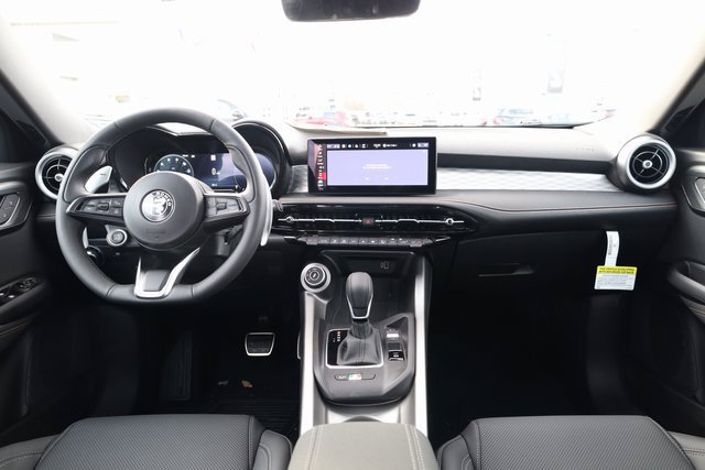New 2025 Alfa Romeo Tonale w/ Premium Package AWD/4WD image 11