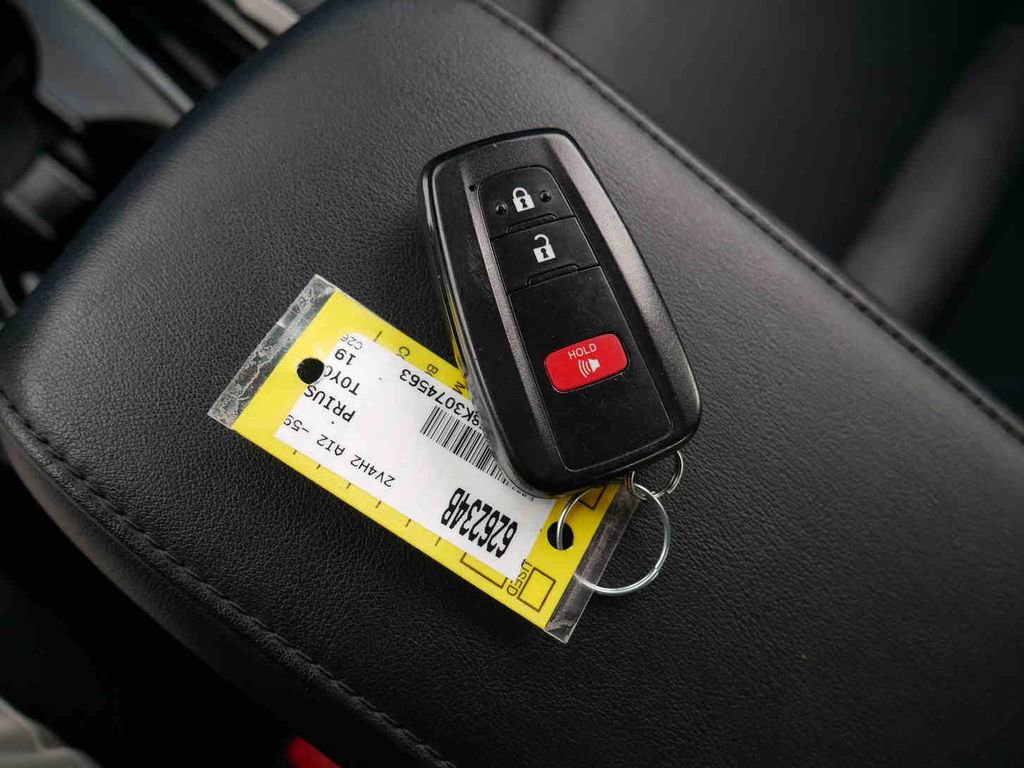 Used 2019 Toyota Prius XLE image 28