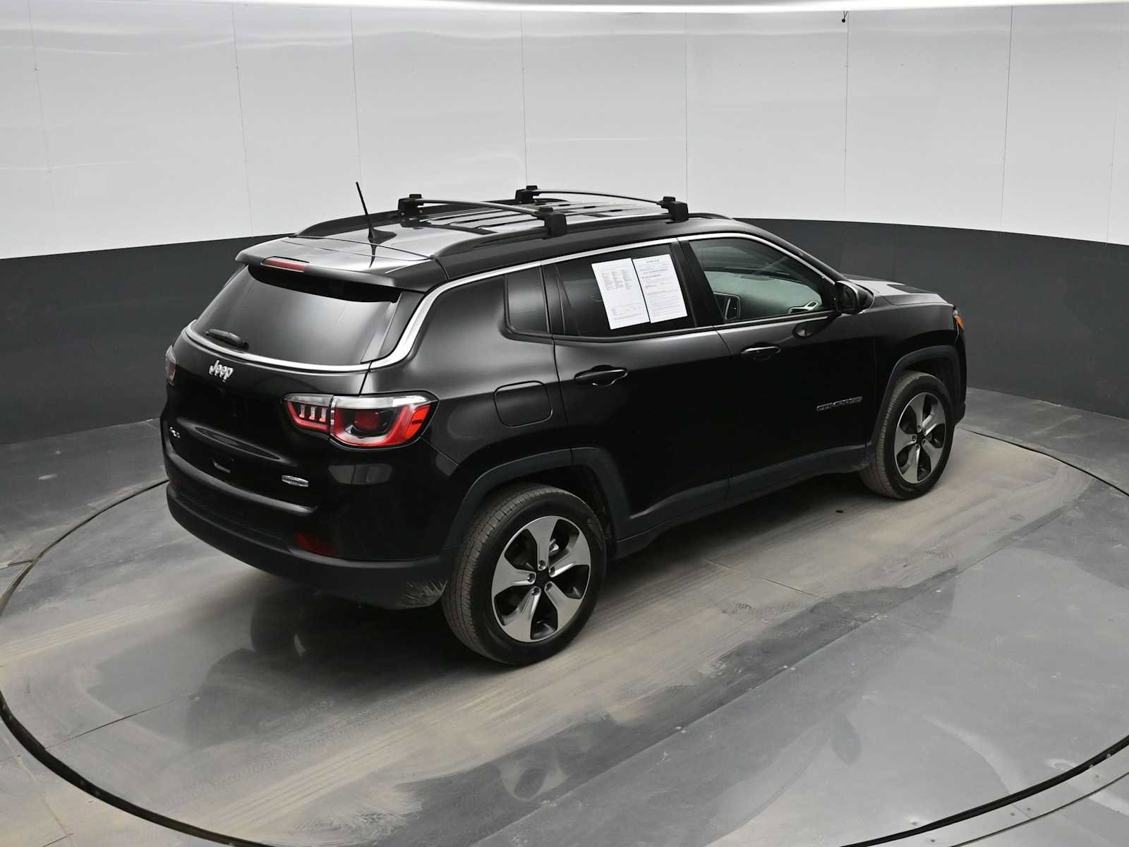 Used 2017 Jeep Compass Latitude w/ Popular Equipment Group image 28