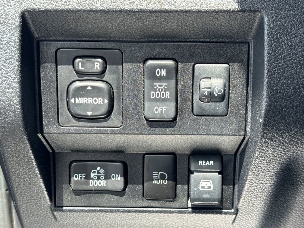 Used 2019 Toyota Tundra SR5 w/ TRD Off Road Package AWD/4WD image 63