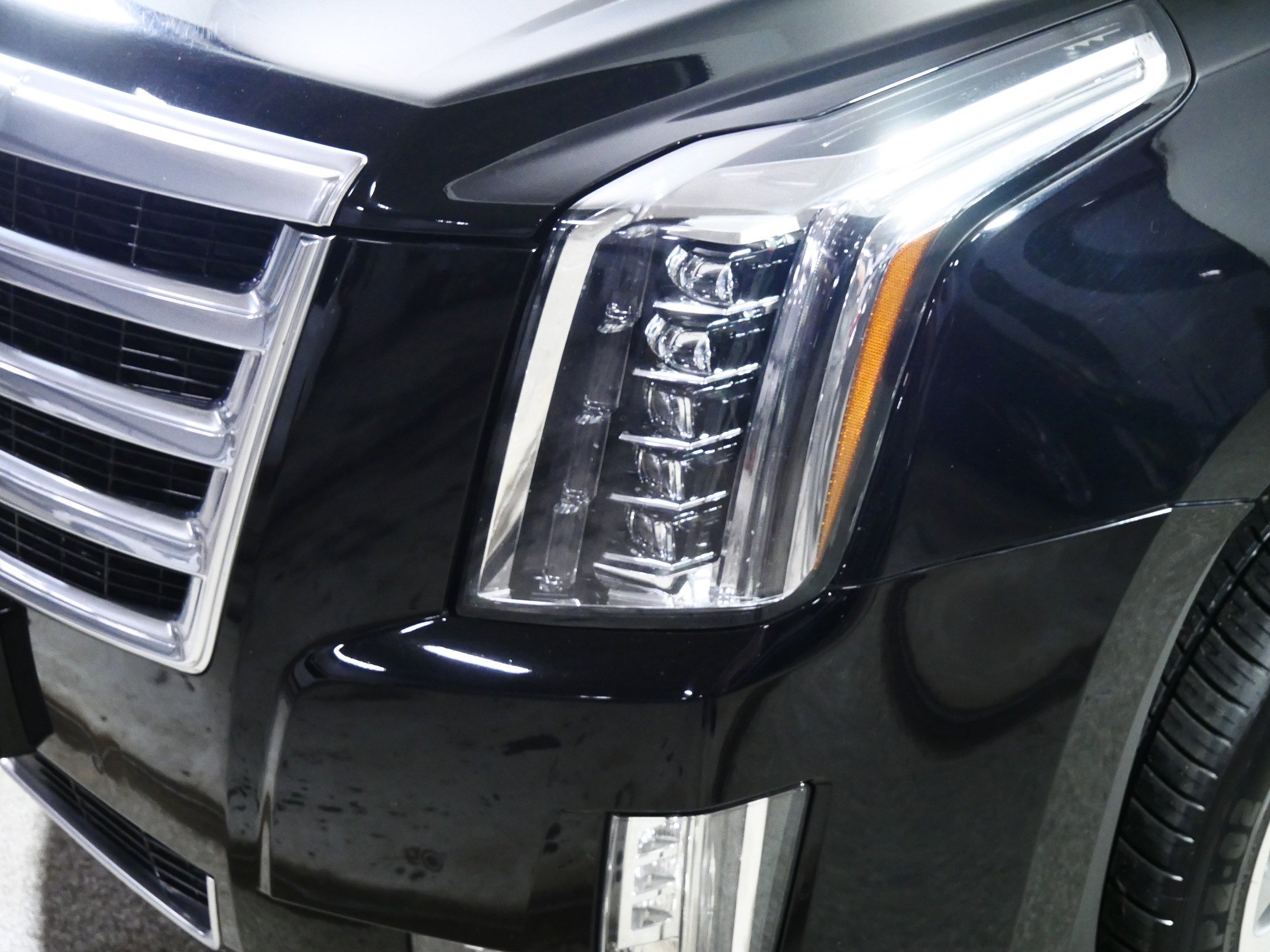 Used 2016 Cadillac Escalade Premium image 16