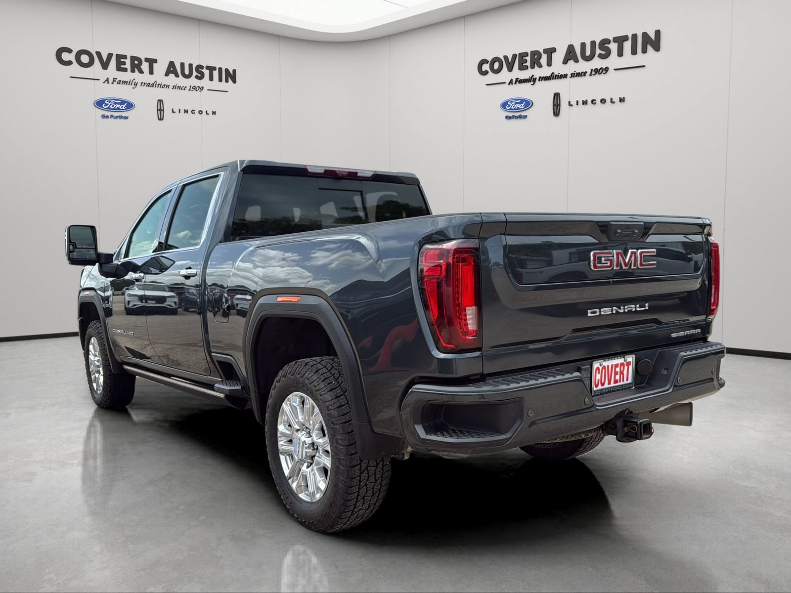 Used 2023 GMC Sierra 3500 Denali w/ Denali Ultimate Package AWD/4WD image 4