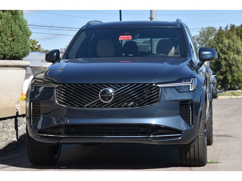 New 2026 Volvo XC90 B6 Plus w/ Protection Package Premier image 9