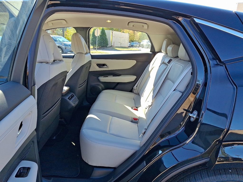 Used 2023 Nissan Ariya FWD image 11