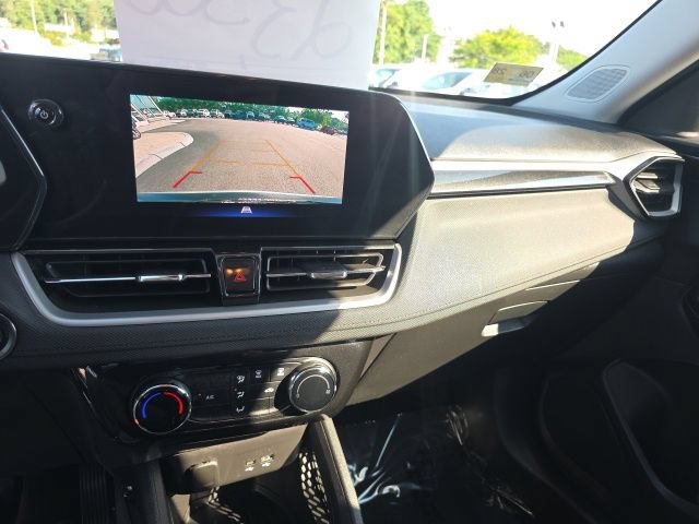 Used 2025 Chevrolet TrailBlazer LT AWD/4WD image 24