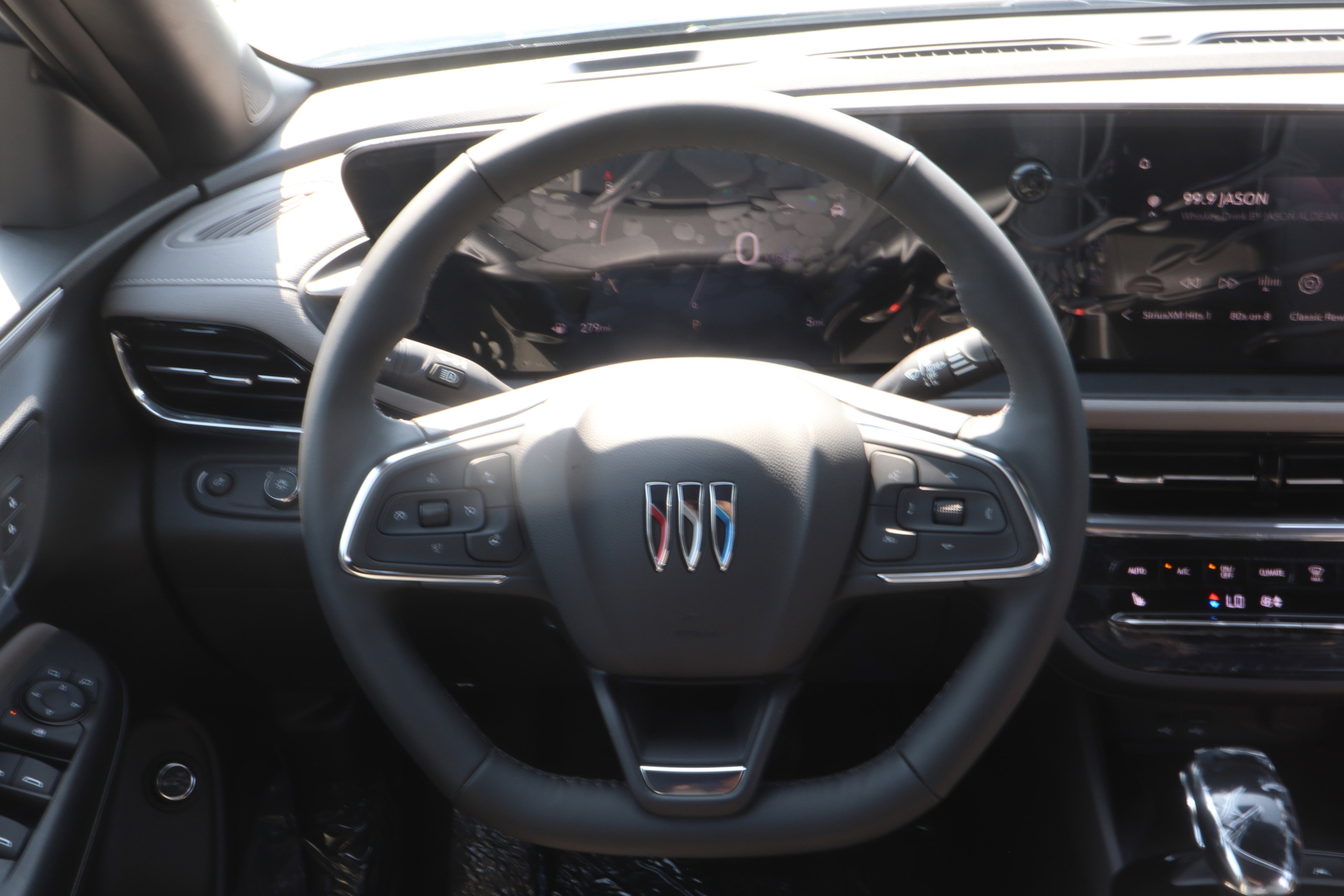 New 2025 Buick Envista Avenir image 9