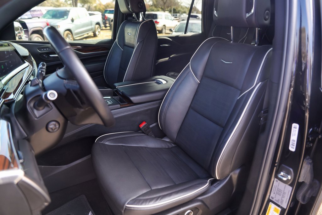 Used 2024 Cadillac Escalade Premium Luxury image 7