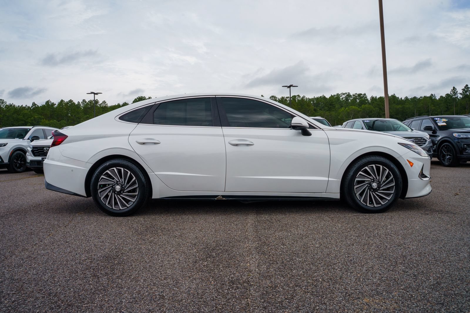 Used 2022 Hyundai Sonata Limited FWD image 9