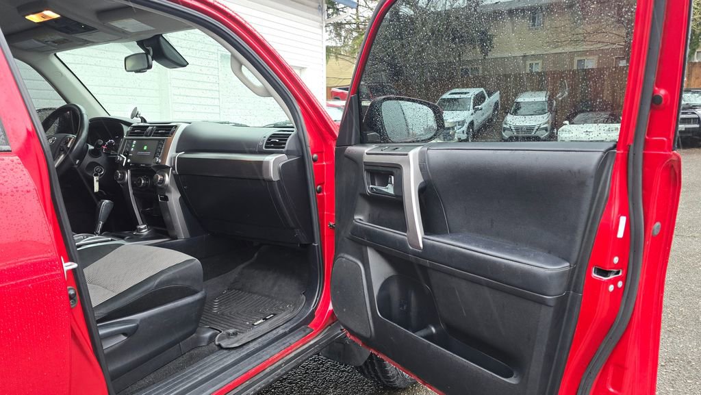 Used 2020 Toyota 4Runner SR5 image 10