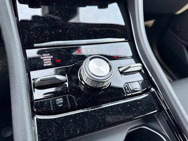 Certified 2025 Jeep Grand Cherokee Overland w/ Luxury Tech Group IV image 21