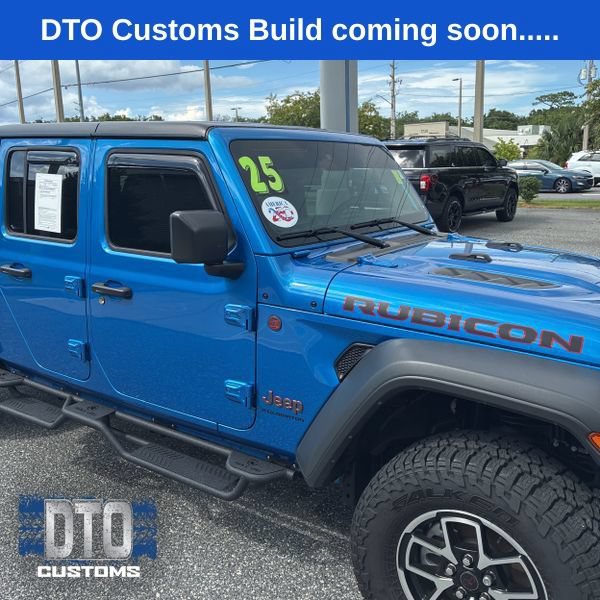 Used 2025 Jeep Gladiator Rubicon w/ Safety Group AWD/4WD image 15