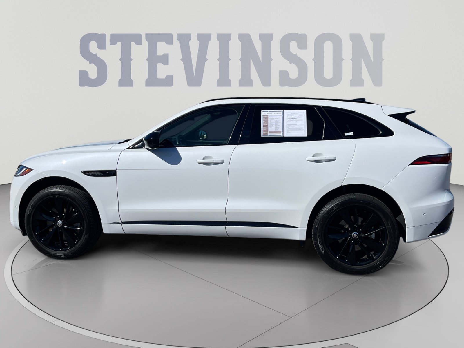 Certified 2026 Jaguar F-PACE R-Dynamic S AWD/4WD image 2