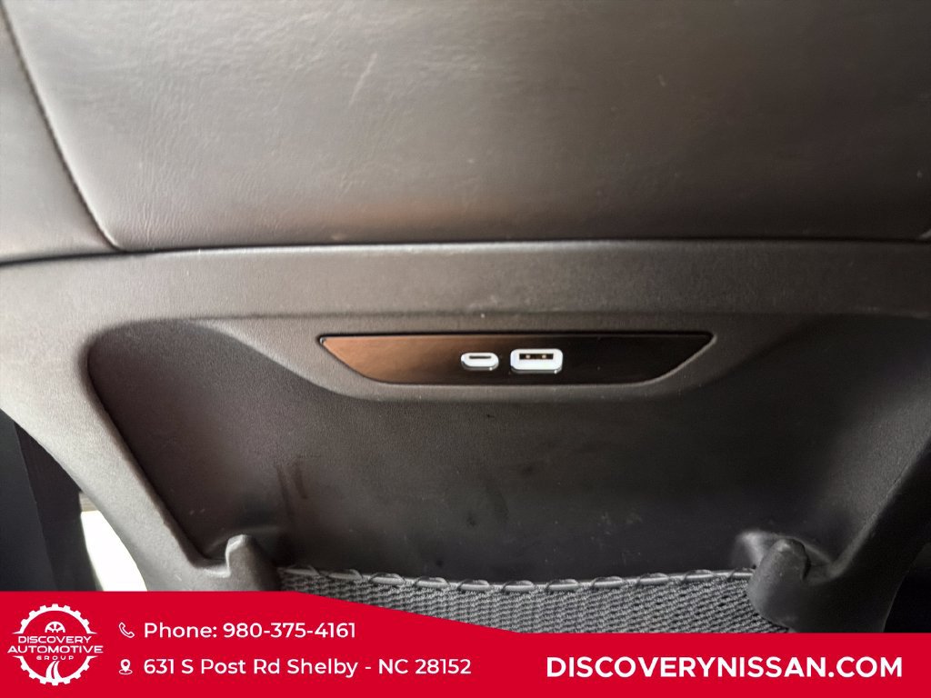 Used 2025 Chrysler Pacifica Limited FWD image 33