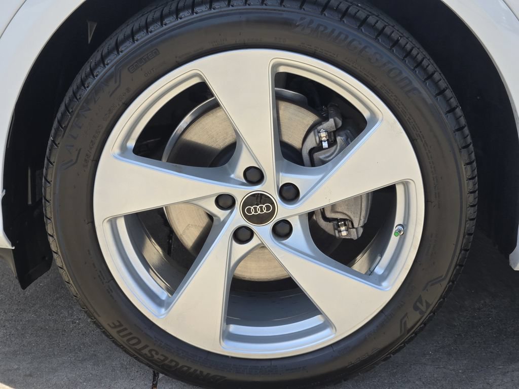 Certified 2025 Audi Q5 Prestige AWD/4WD image 16