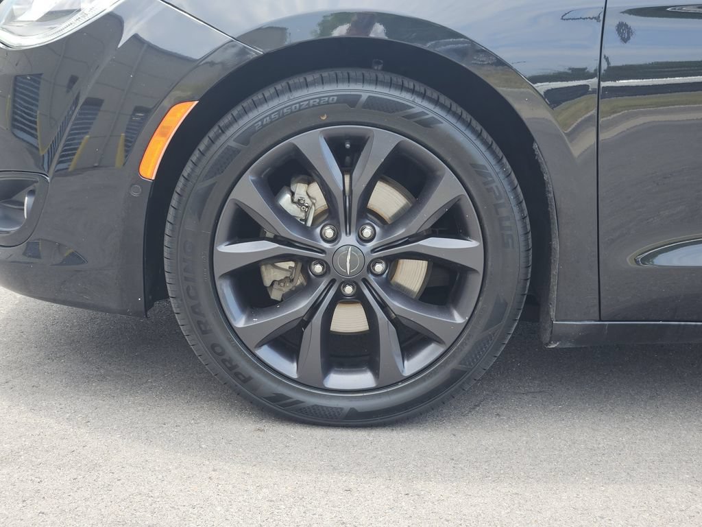 Used 2020 Chrysler Pacifica Limited FWD image 9