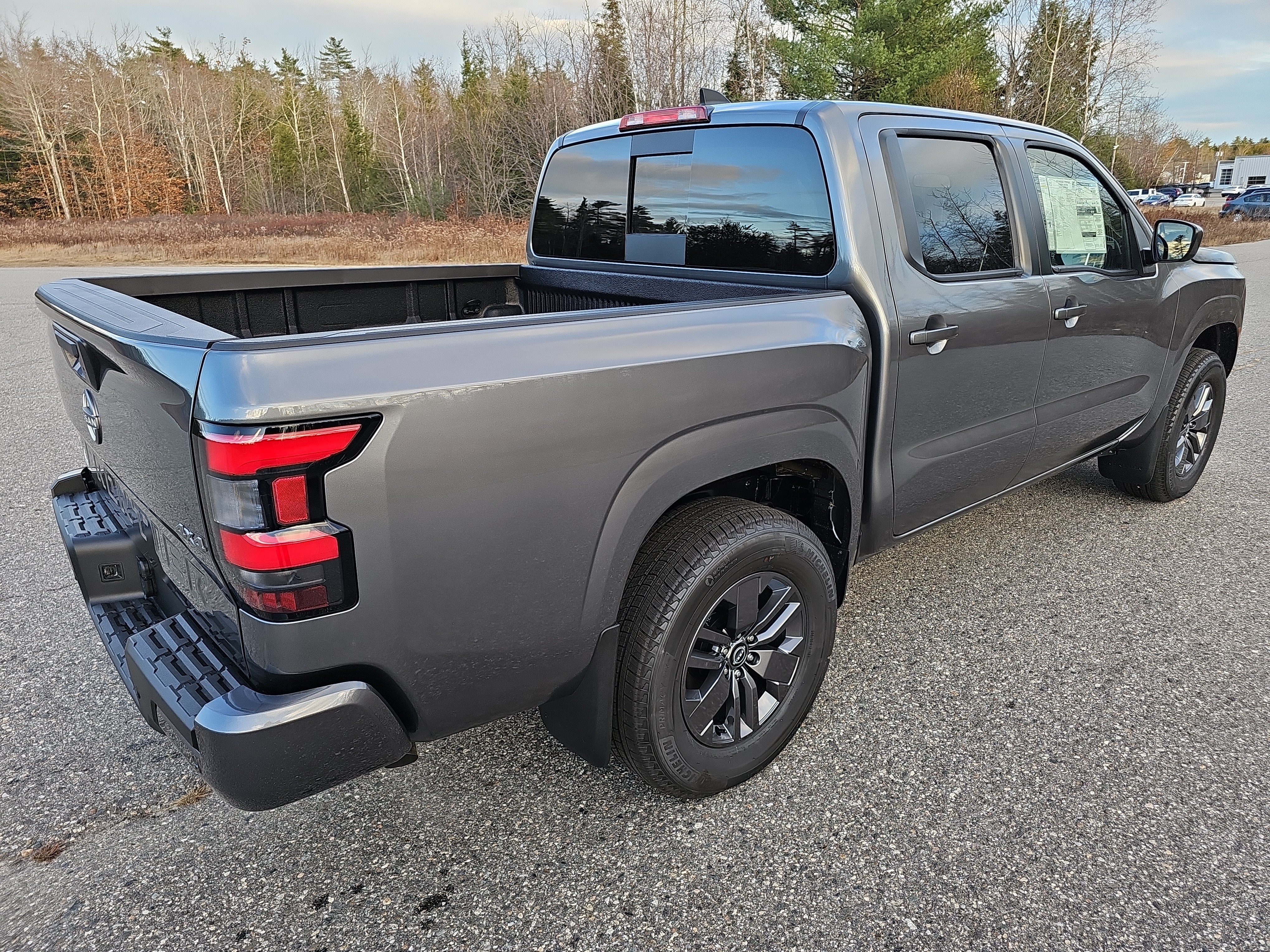 Used 2026 Nissan Frontier SV w/ All-Weather Content Package AWD/4WD image 5