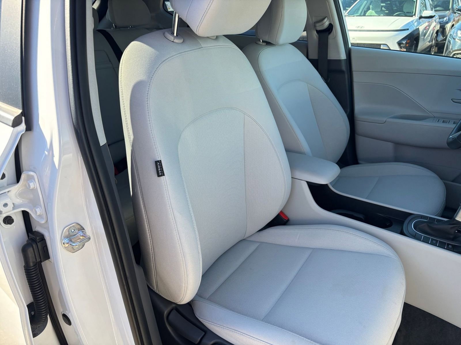 Used 2025 Hyundai Kona SEL image 36