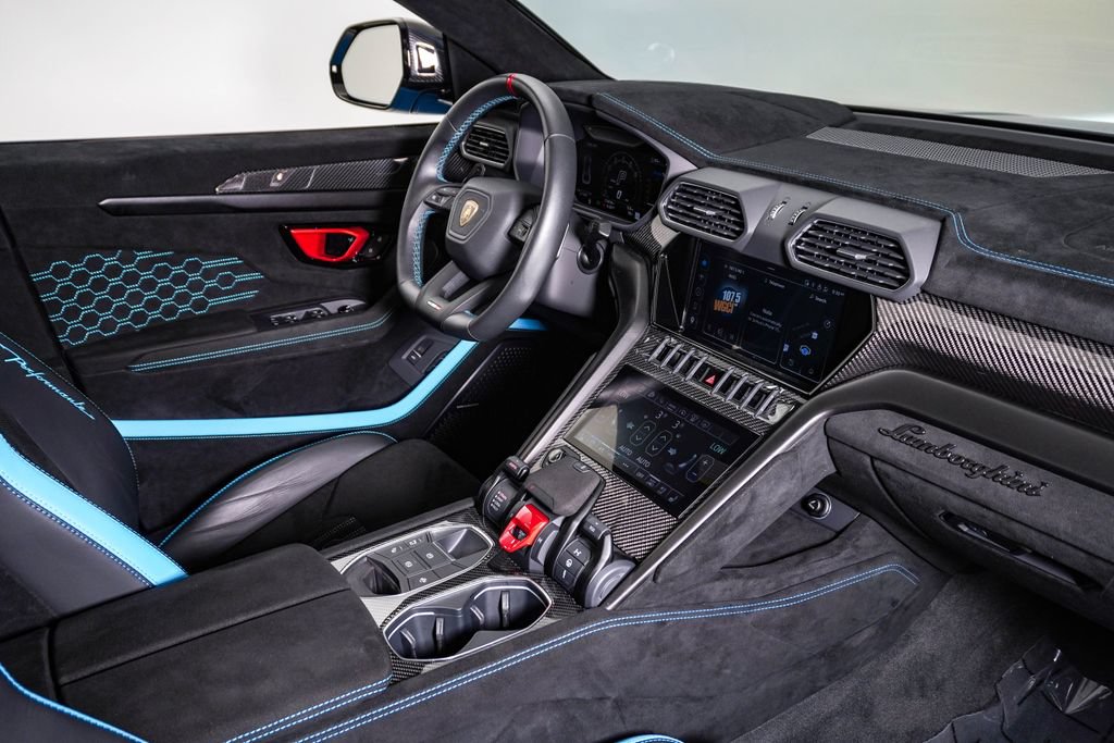 Used 2024 Lamborghini Urus Performante AWD/4WD image 17