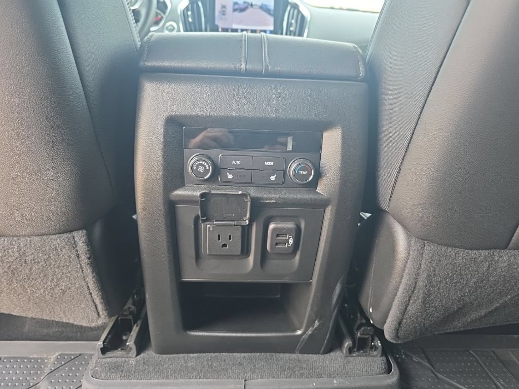 Used 2023 Chevrolet Traverse High Country w/ LPO, Floor Liner Package AWD/4WD image 16