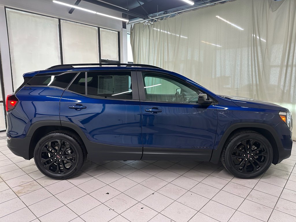 Certified 2022 GMC Terrain SLE w/ Driver Convenience Package image 3