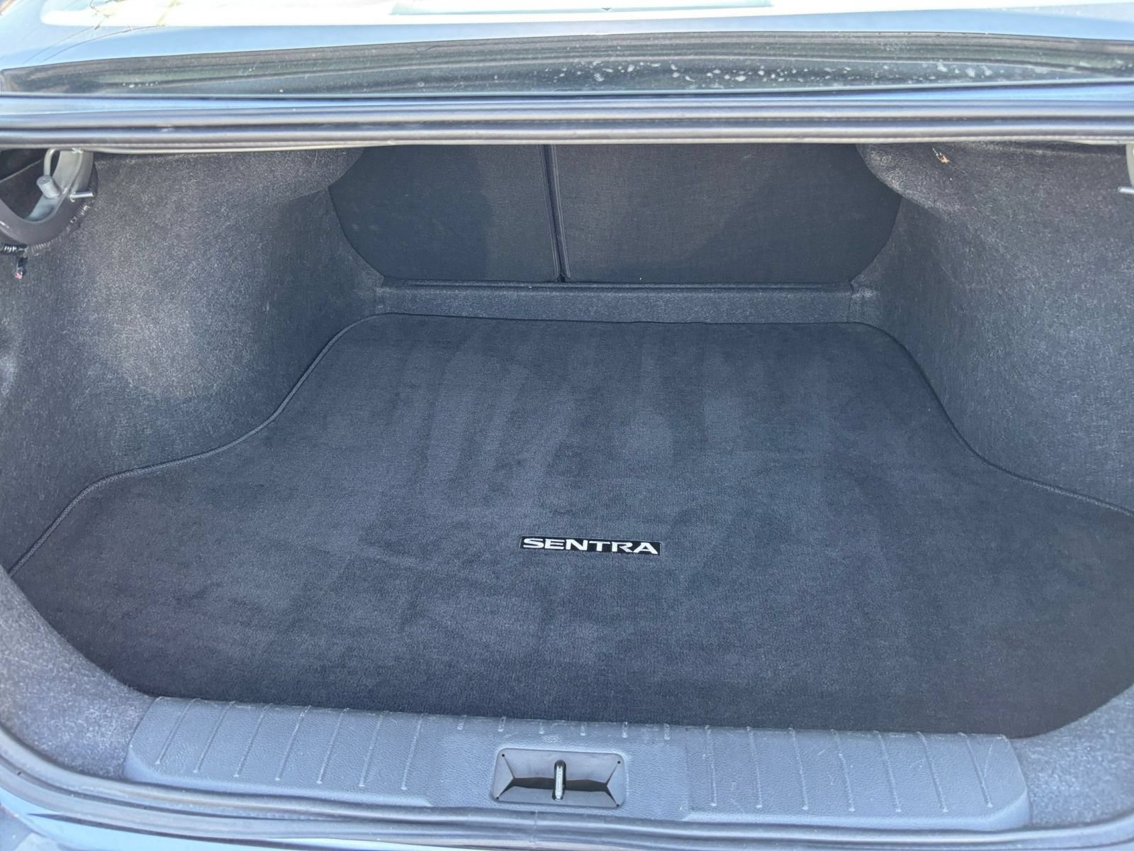 Used 2025 Nissan Sentra SV FWD image 29