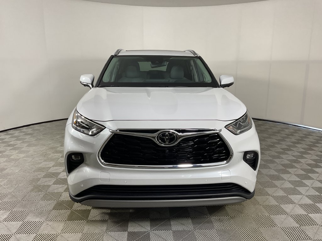 New 2026 Toyota Highlander Platinum AWD/4WD image 2