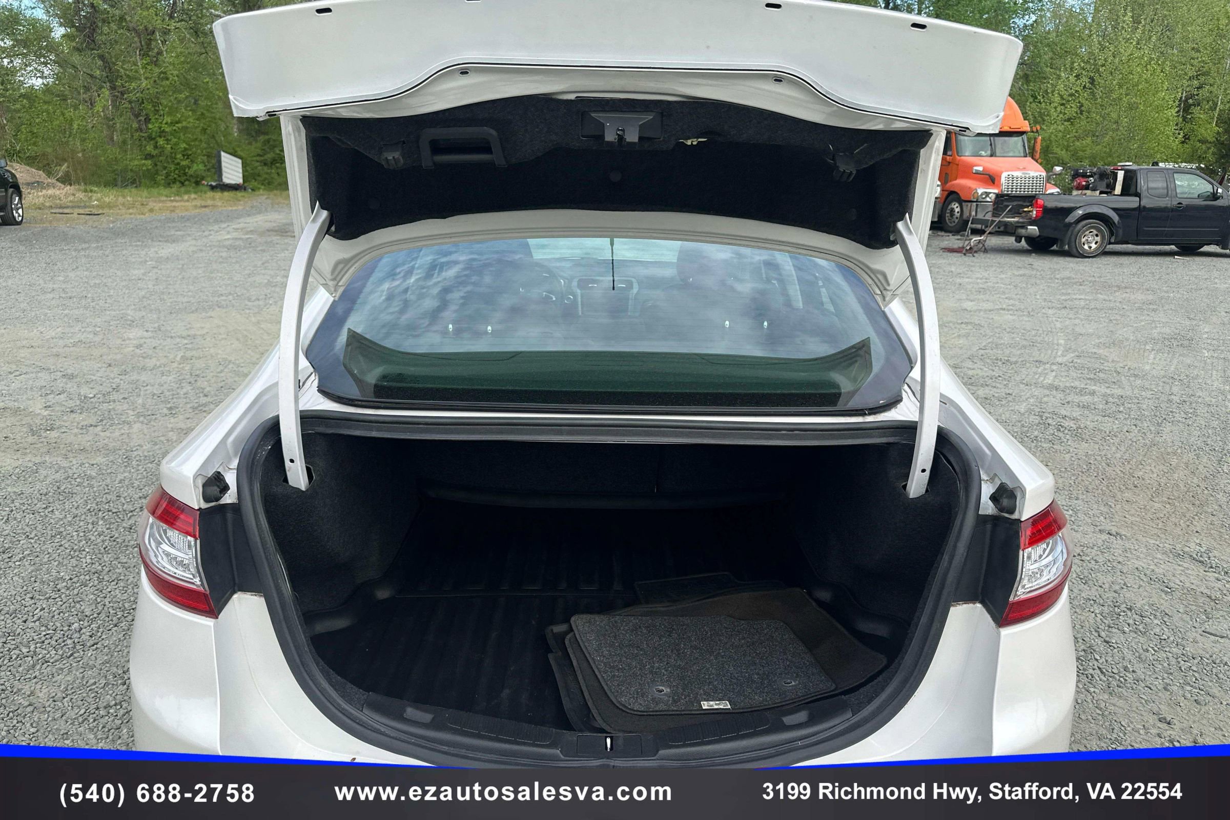 Used 2015 Ford Fusion Titanium FWD image 11