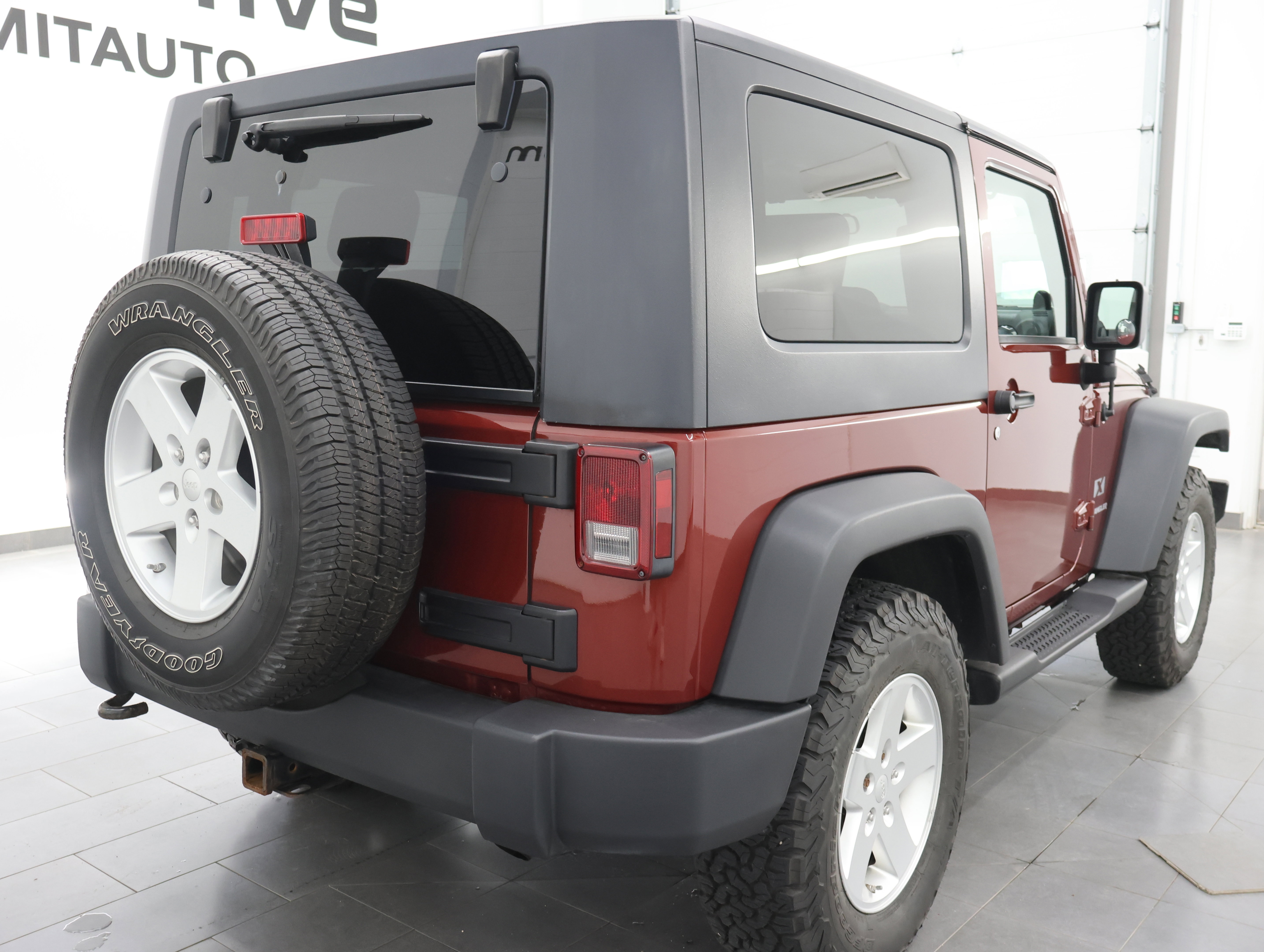 Used 2009 Jeep Wrangler X AWD/4WD image 4