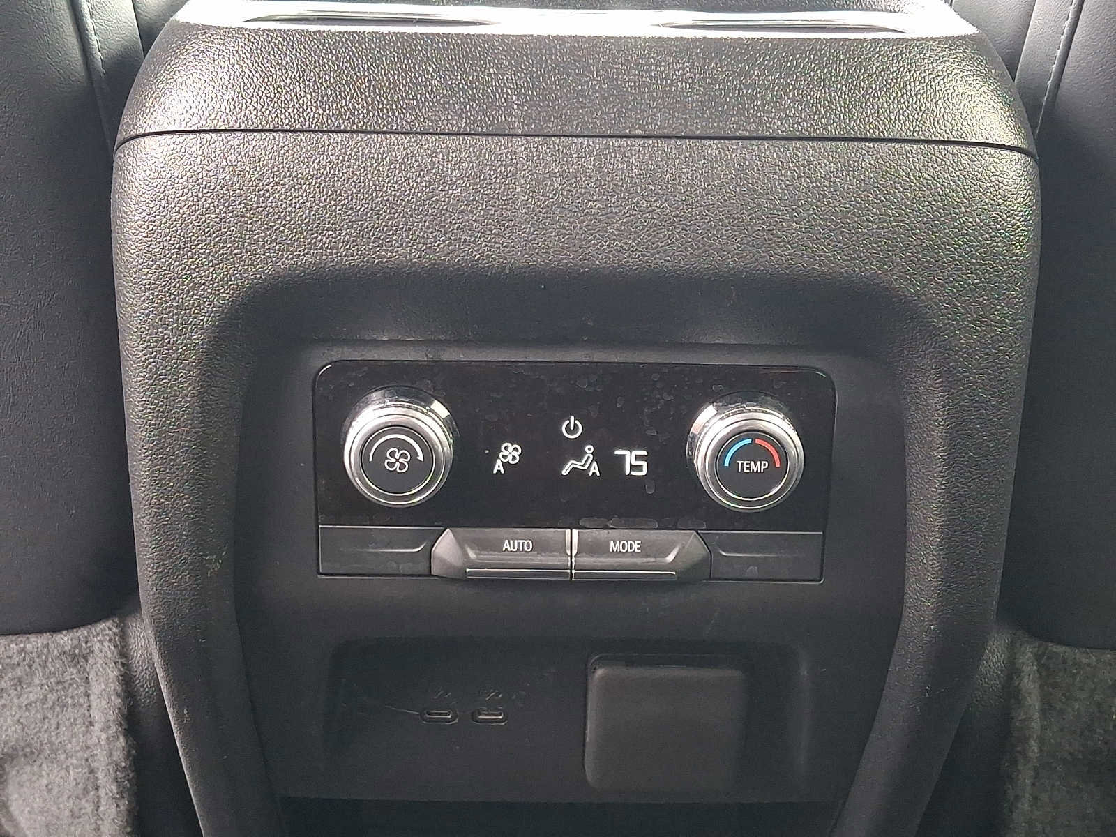 Used 2024 GMC Acadia Elevation image 27