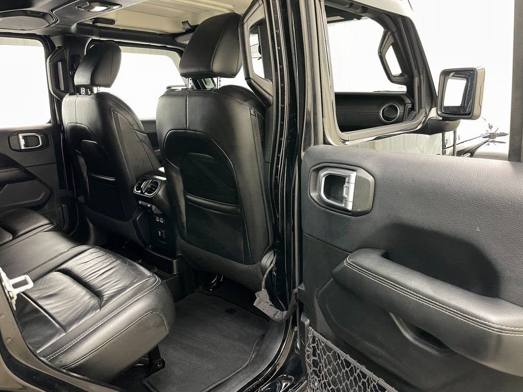 Used 2018 Jeep Wrangler Unlimited Sahara w/ LED Lighting Group image 37