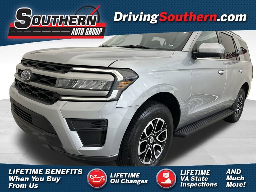 Used 2024 Ford Expedition XLT image 1